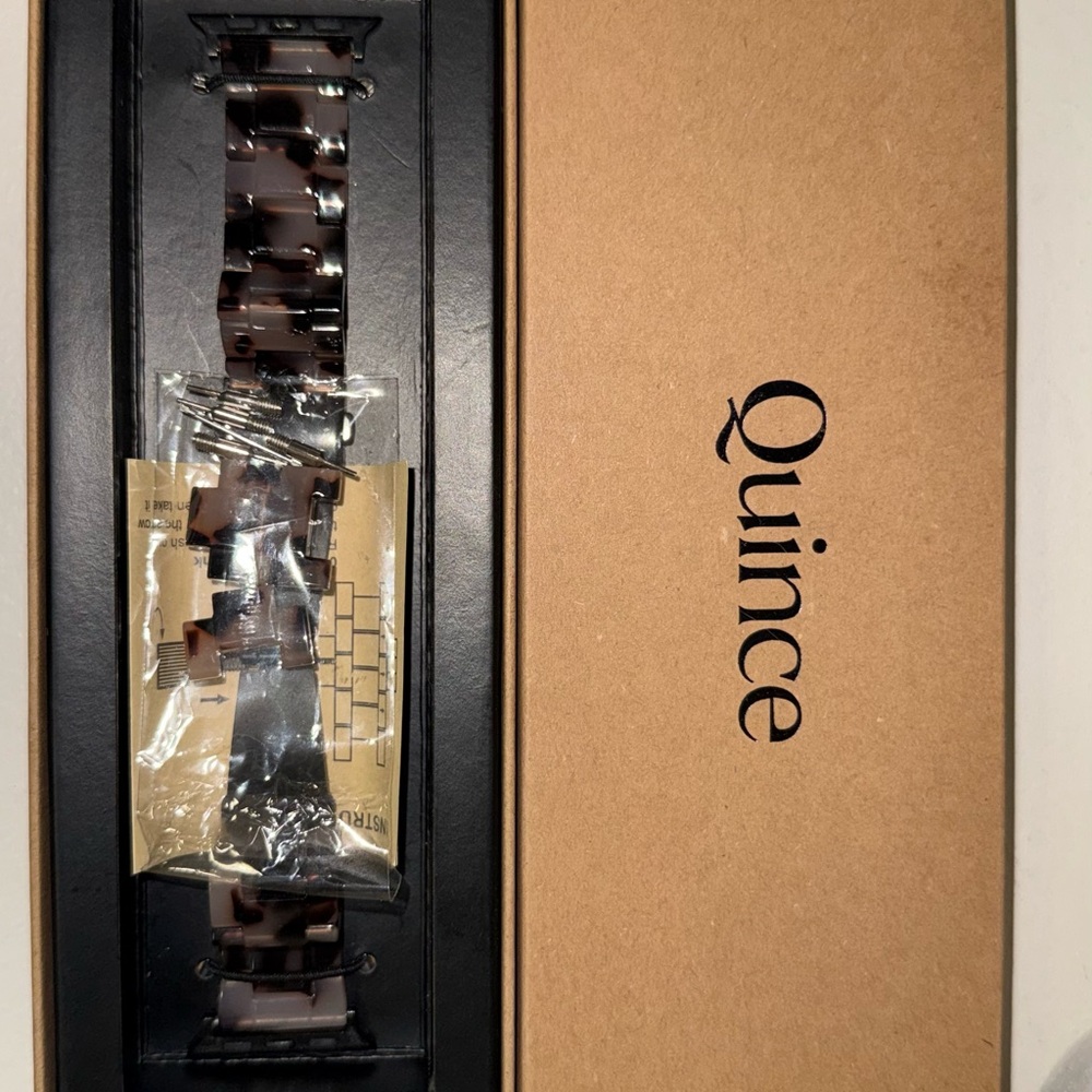 Quince Resin Apple Watch Band in Tortoiseshell Brown and Cream - Picture 3 of 3